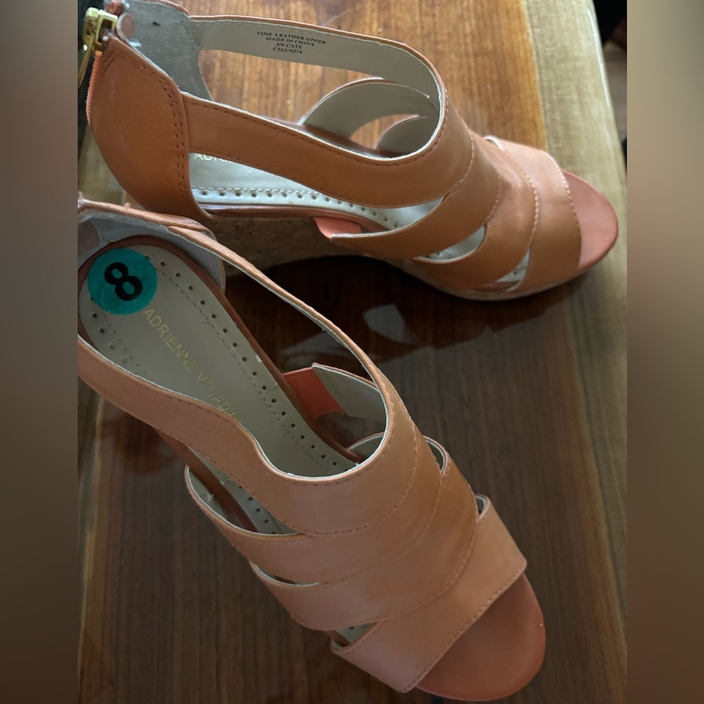 Adrienne Vitadine wedge zippered at heel size 8